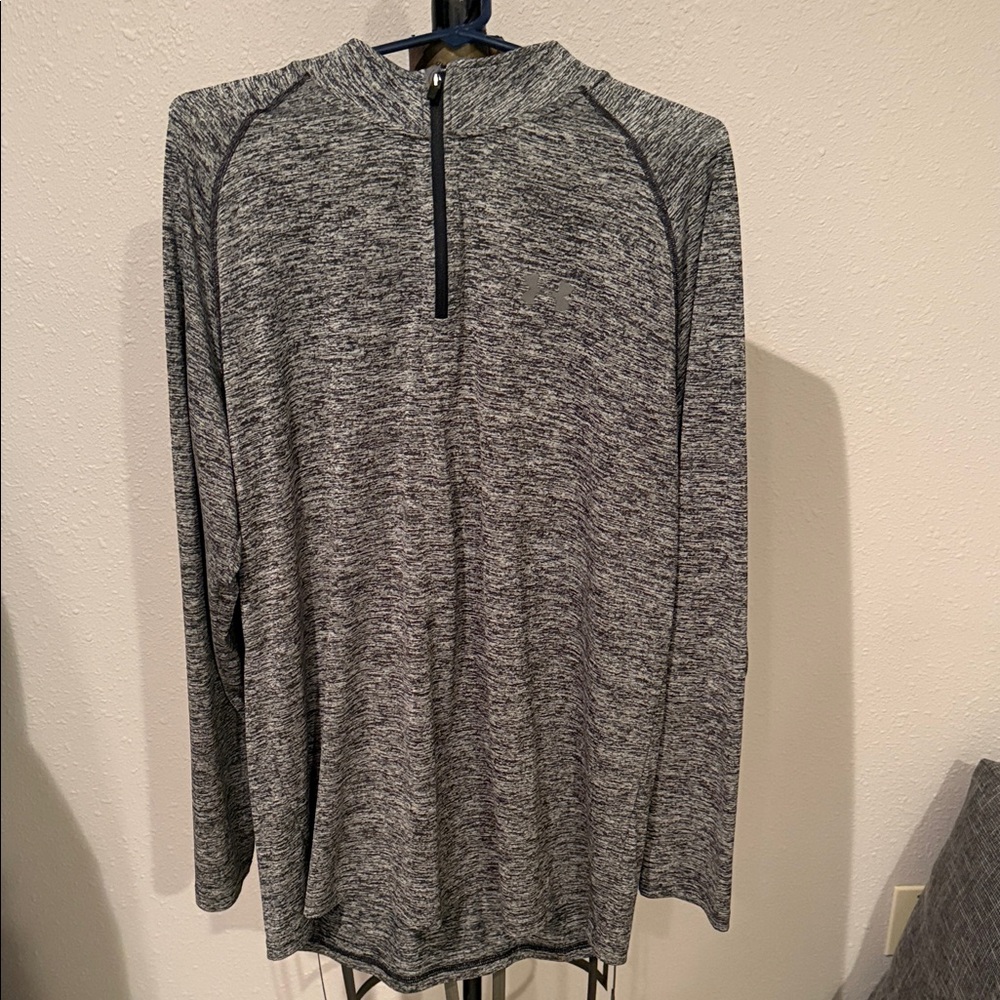 Like new Under Armour 1/4 zip